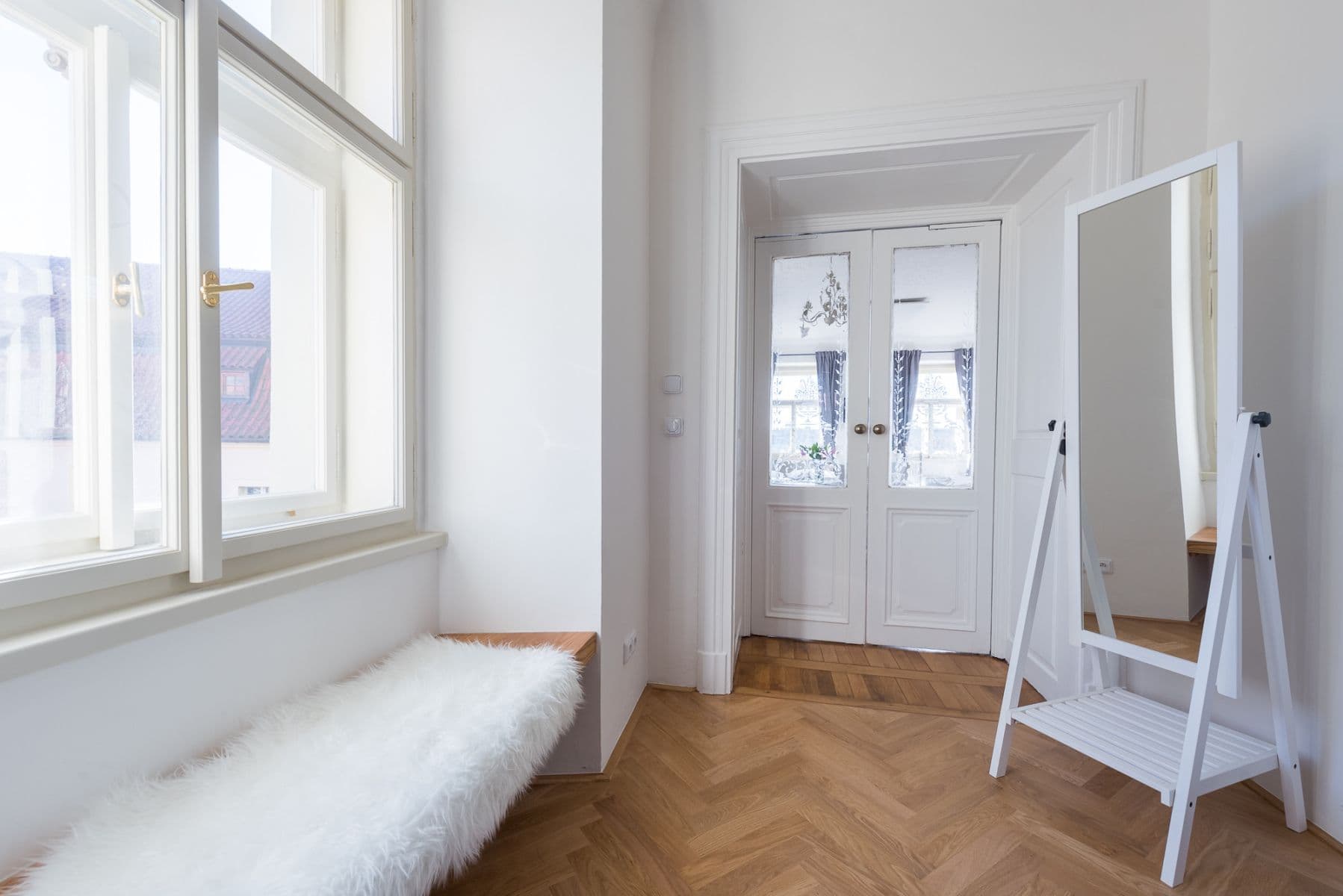 Pronájem bytu  46 m², Cihelná, Praha, Praha
