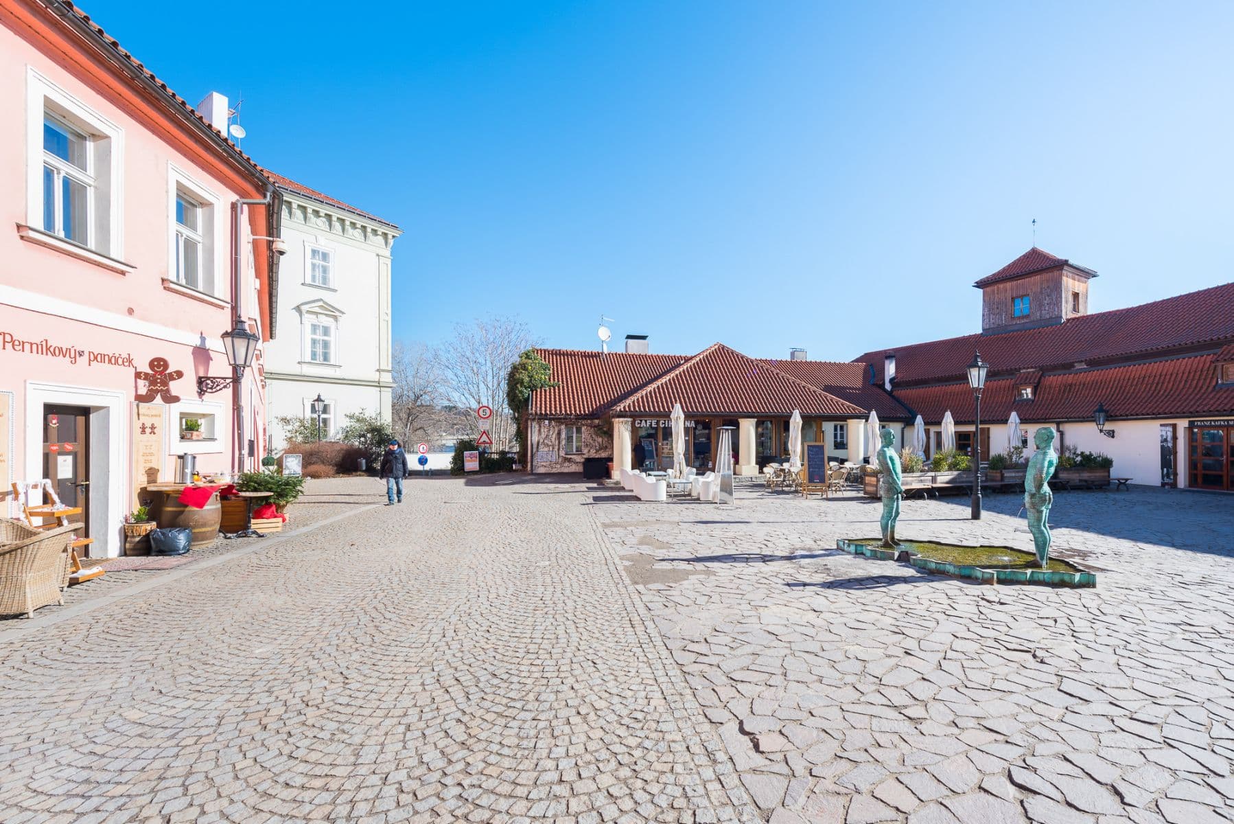 Pronájem bytu  46 m², Cihelná, Praha, Praha