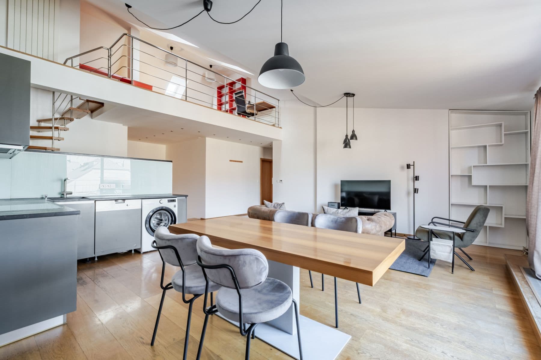 Pronájem bytu  115 m², Křížkovského, Praha, Praha