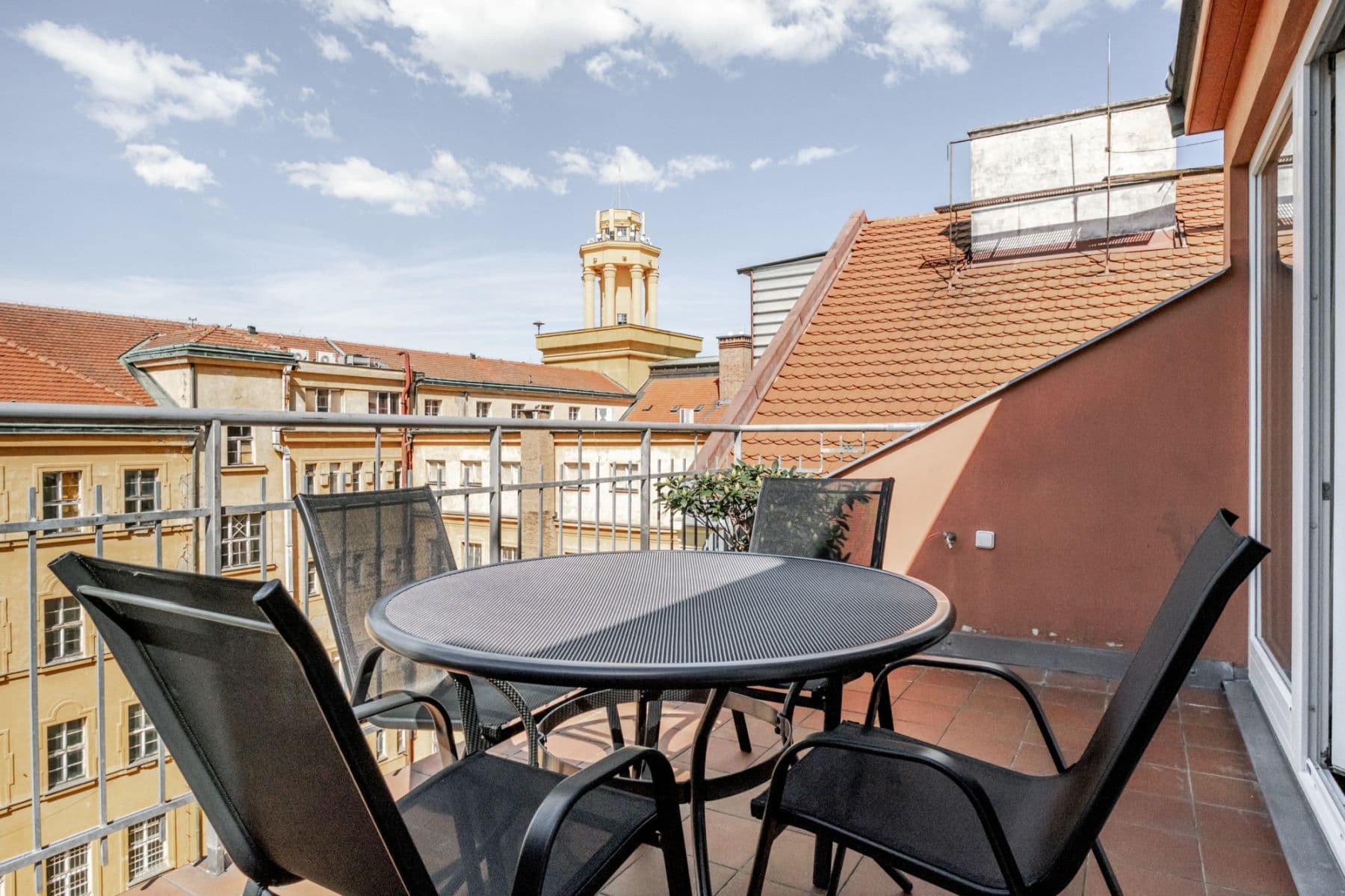 Pronájem bytu  115 m², Křížkovského, Praha, Praha