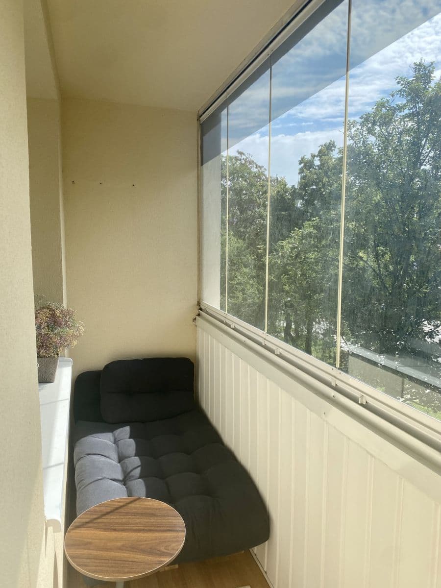 Pronájem bytu  33 m², Litoměřická, Praha, Praha