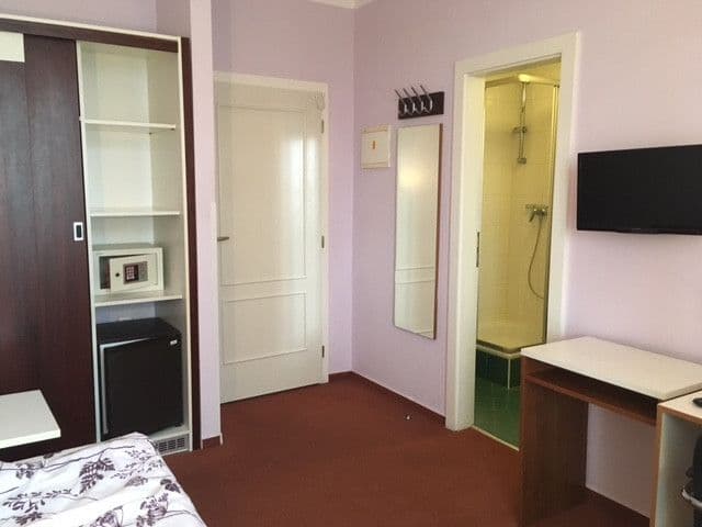 Pronájem bytu  300 m², Révová, Praha, Praha