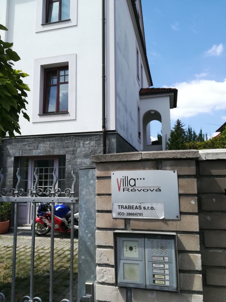 Pronájem bytu  300 m², Révová, Praha, Praha