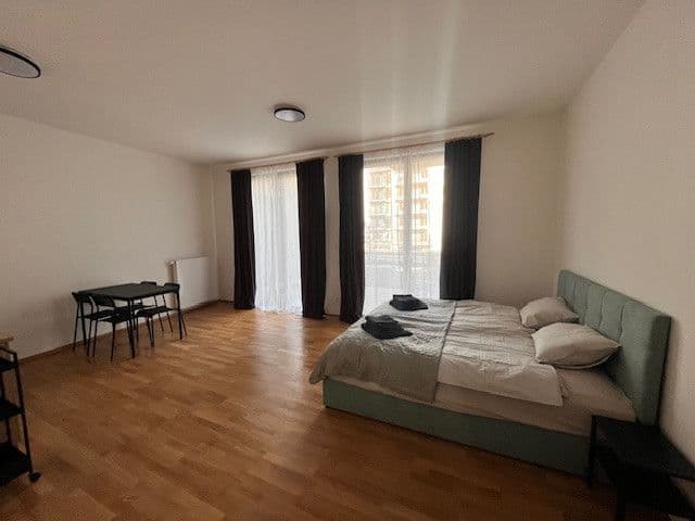 Pronájem bytu  42 m², Vackové, Praha, Praha