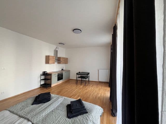 Pronájem bytu  42 m², Vackové, Praha, Praha