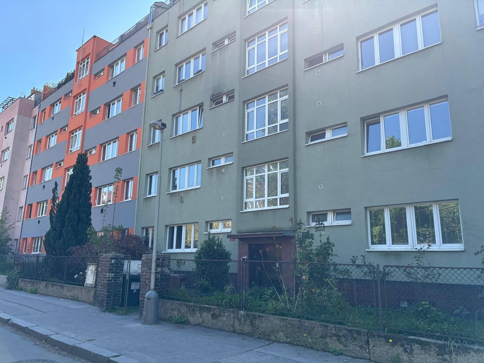Pronájem bytu  40 m², Humpolecká, Praha, Praha