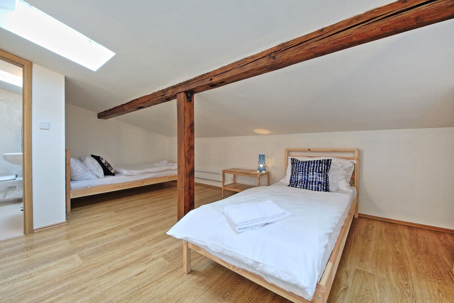 Pronájem bytu  110 m², Na Bojišti, Praha, Praha