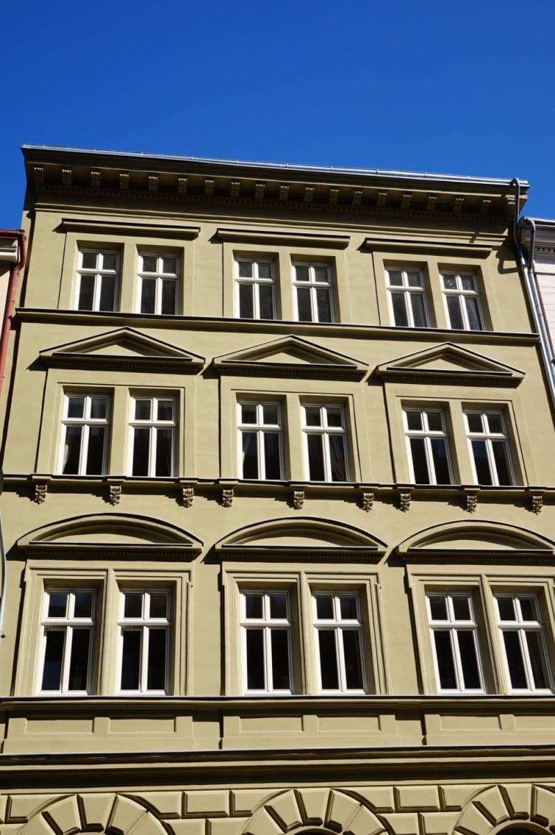 Pronájem bytu  110 m², Na Bojišti, Praha, Praha