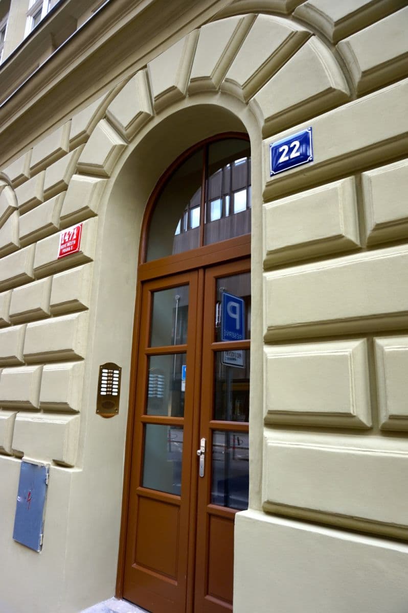 Pronájem bytu  110 m², Na Bojišti, Praha, Praha
