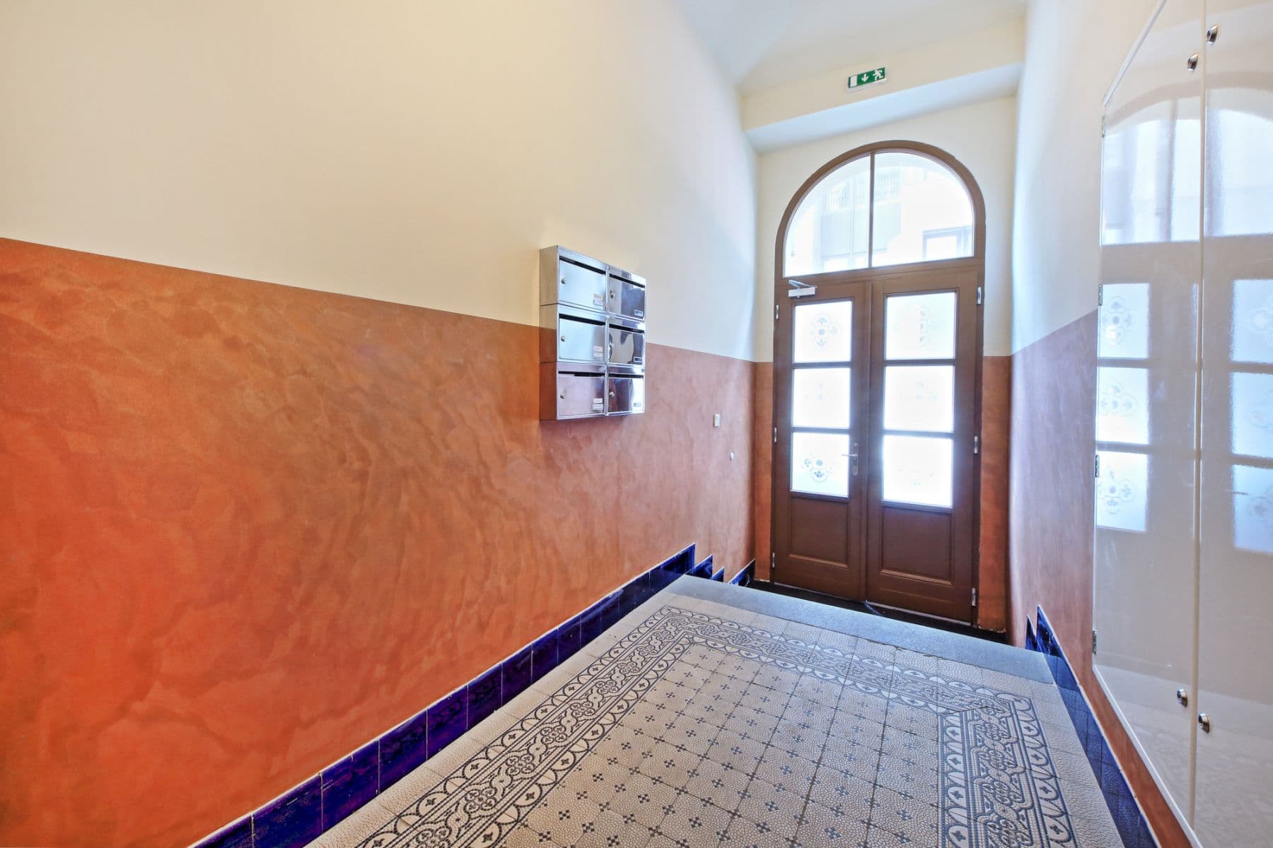 Pronájem bytu  110 m², Na Bojišti, Praha, Praha