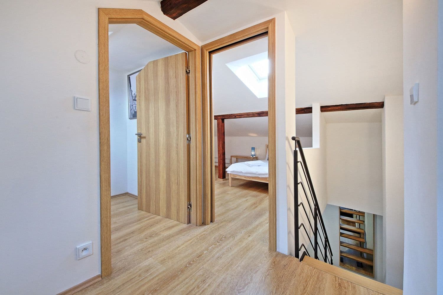 Pronájem bytu  110 m², Na Bojišti, Praha, Praha