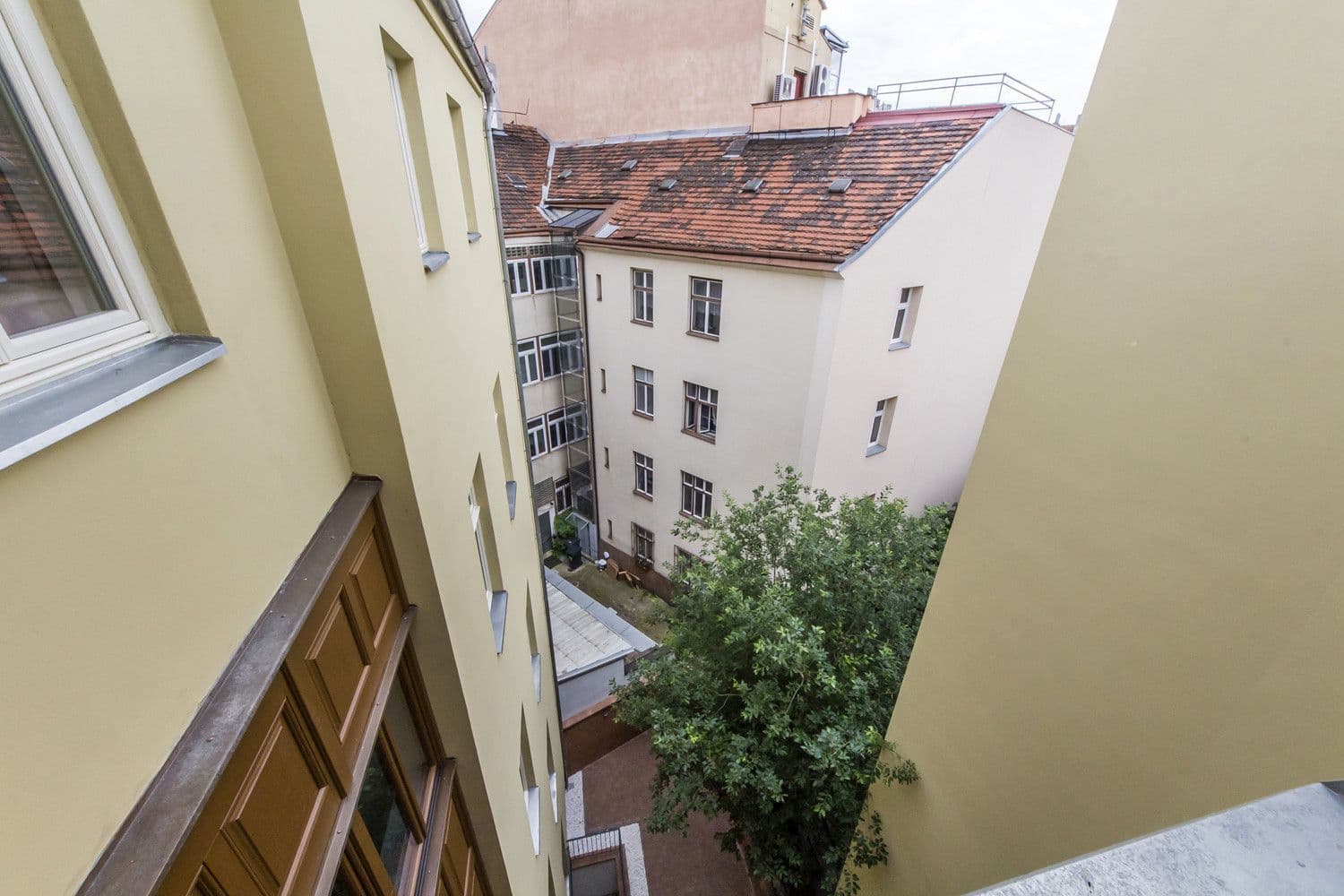 Pronájem bytu  110 m², Na Bojišti, Praha, Praha