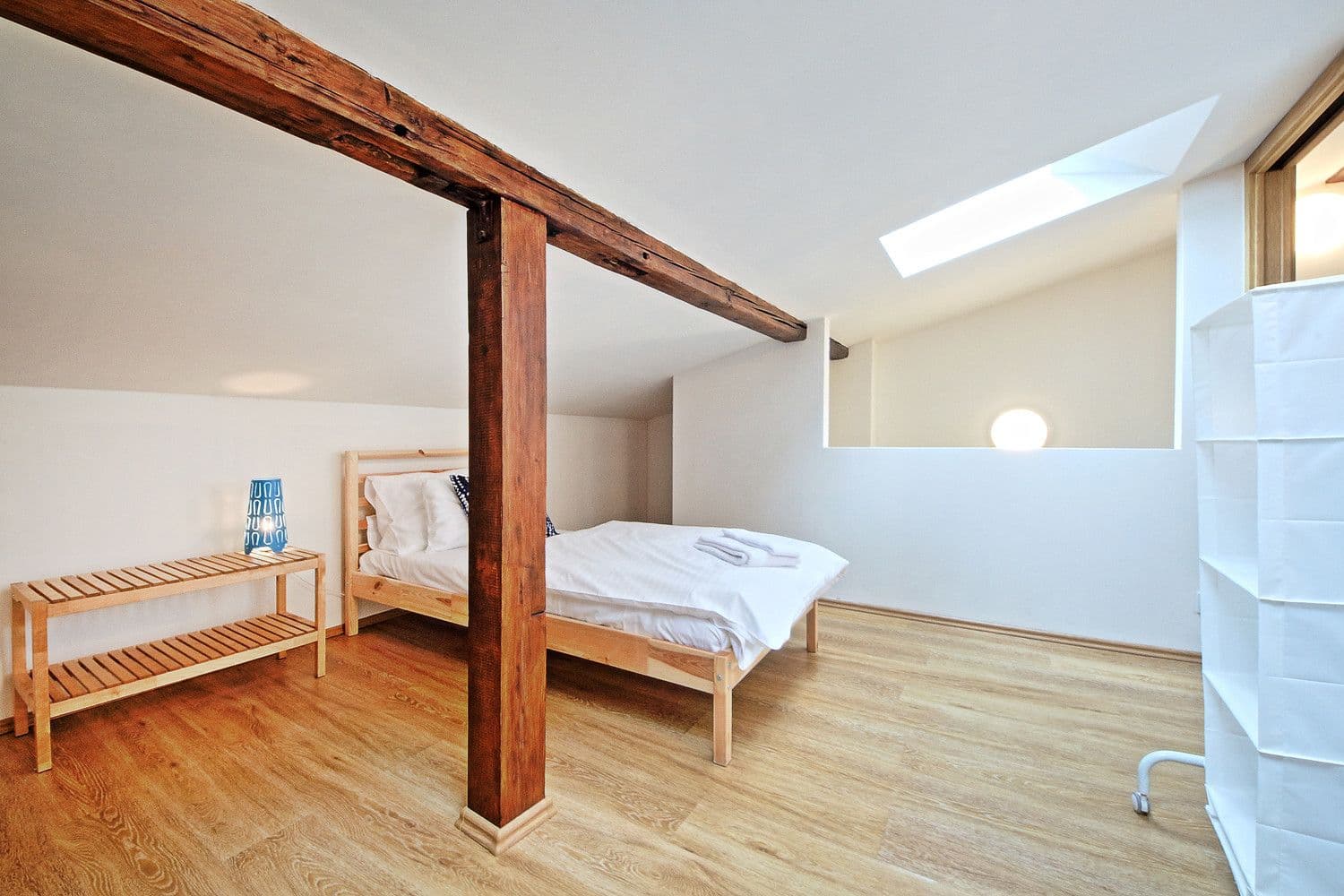 Pronájem bytu  110 m², Na Bojišti, Praha, Praha