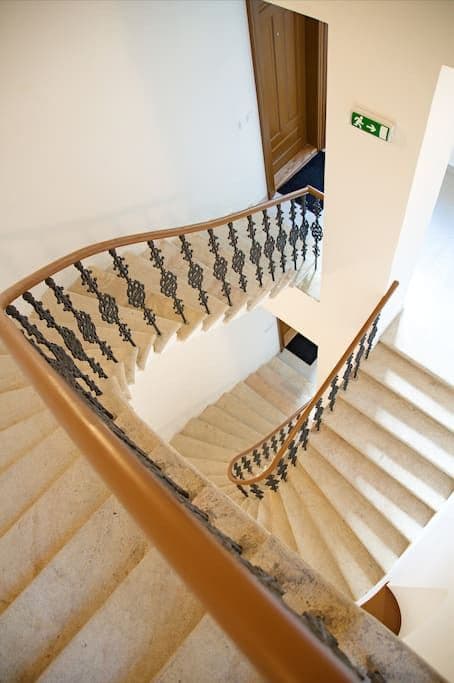 Pronájem bytu  110 m², Na Bojišti, Praha, Praha