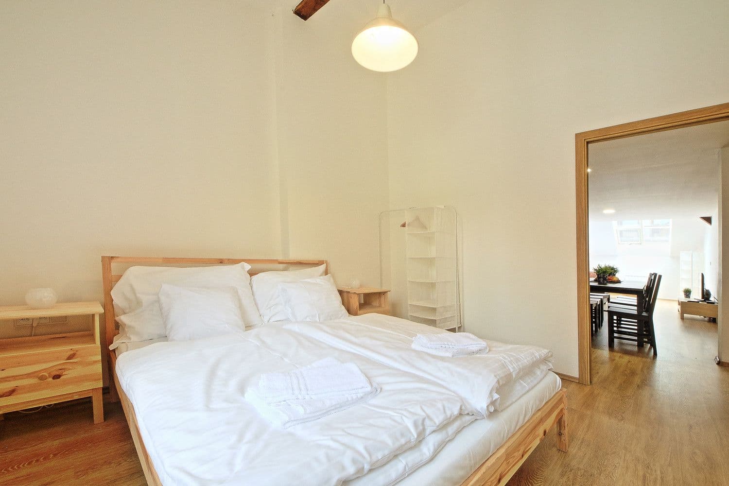 Pronájem bytu  110 m², Na Bojišti, Praha, Praha