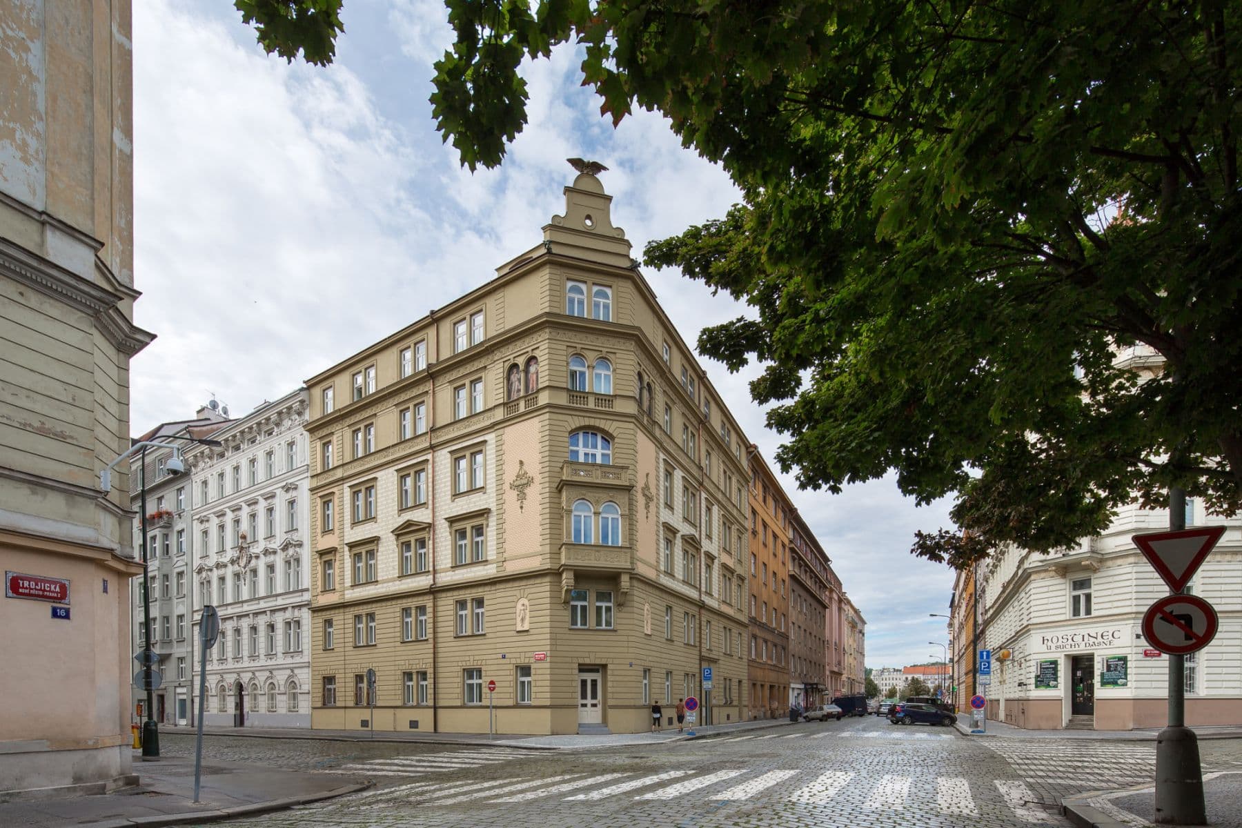 Pronájem bytu  60 m², Trojická, Praha, Praha