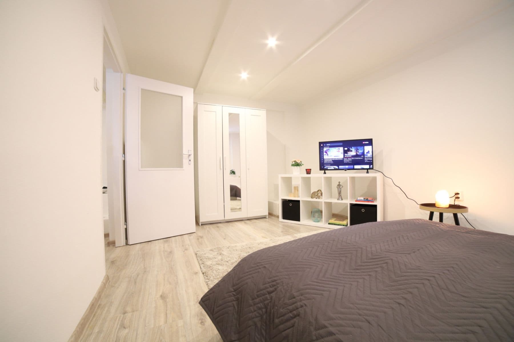 Pronájem bytu  47 m², Chocholouškova, Praha, Praha