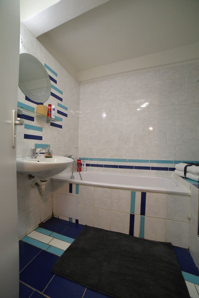 Pronájem bytu  47 m², Chocholouškova, Praha, Praha