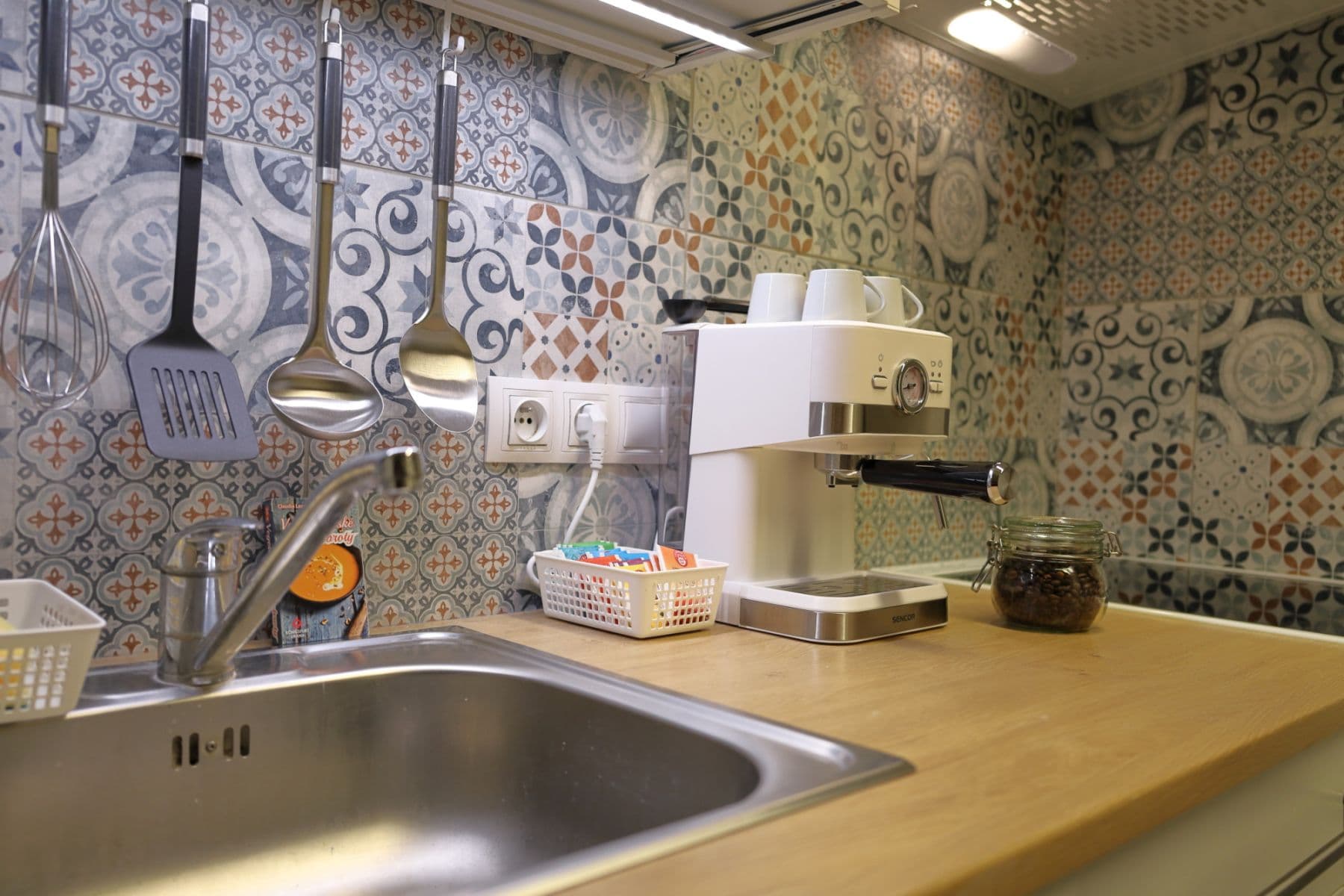 Pronájem bytu  47 m², Chocholouškova, Praha, Praha