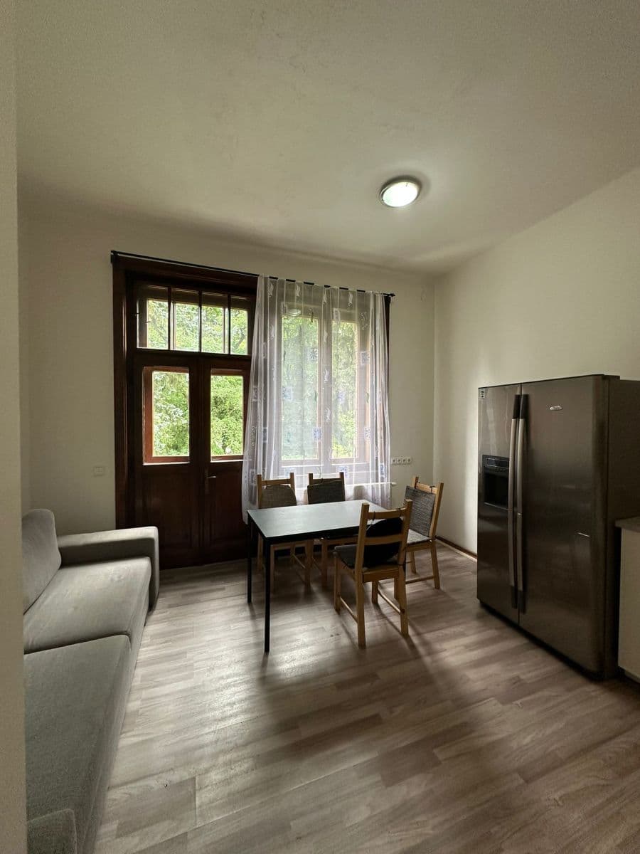 Pronájem bytu  78 m², náměstí Tomáše Garrigue Masaryka, Poděbrady, Středočeský kraj