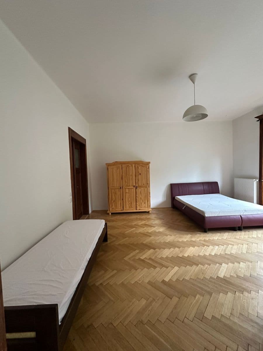 Pronájem bytu  78 m², náměstí Tomáše Garrigue Masaryka, Poděbrady, Středočeský kraj