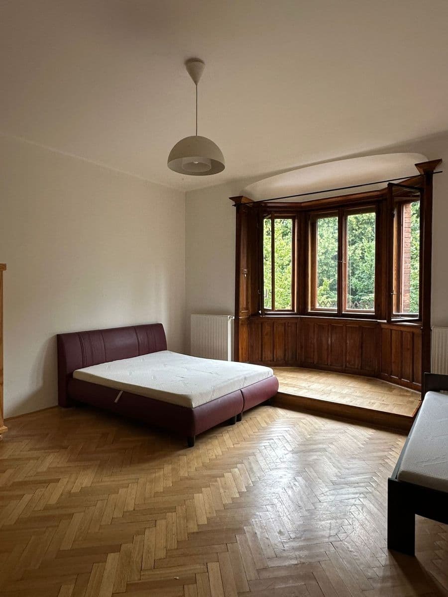 Pronájem bytu  78 m², náměstí Tomáše Garrigue Masaryka, Poděbrady, Středočeský kraj