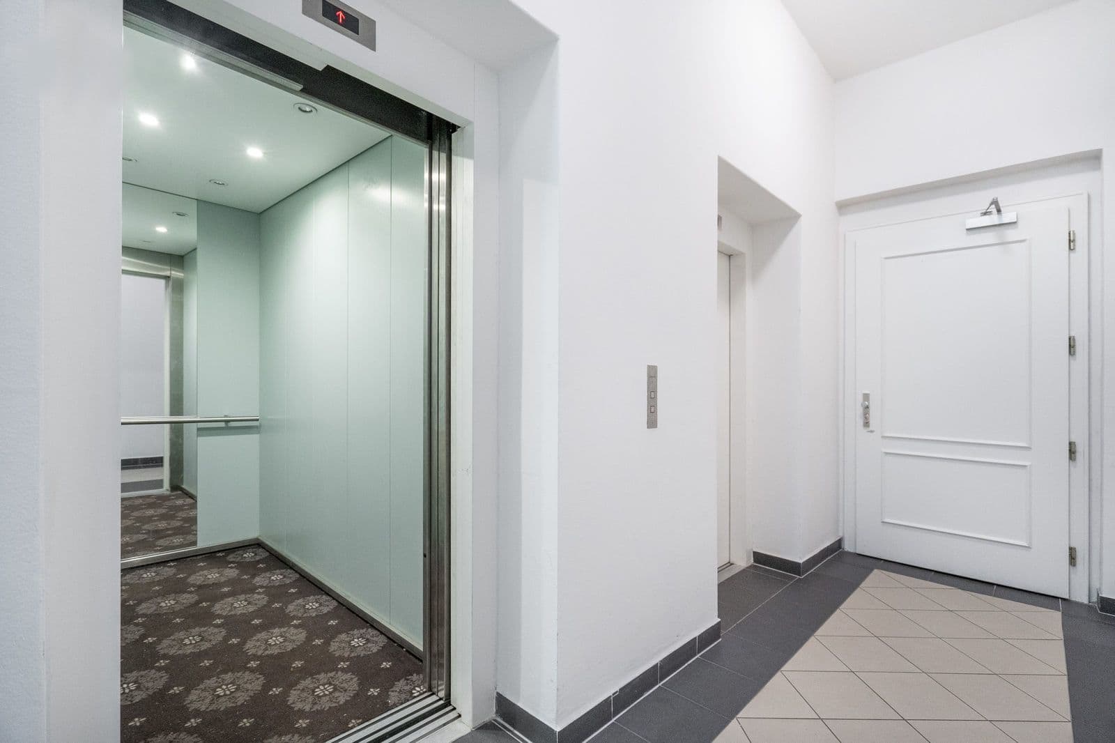 Pronájem bytu  108 m², Mariánskolázeňská, Karlovy Vary, Karlovarský kraj