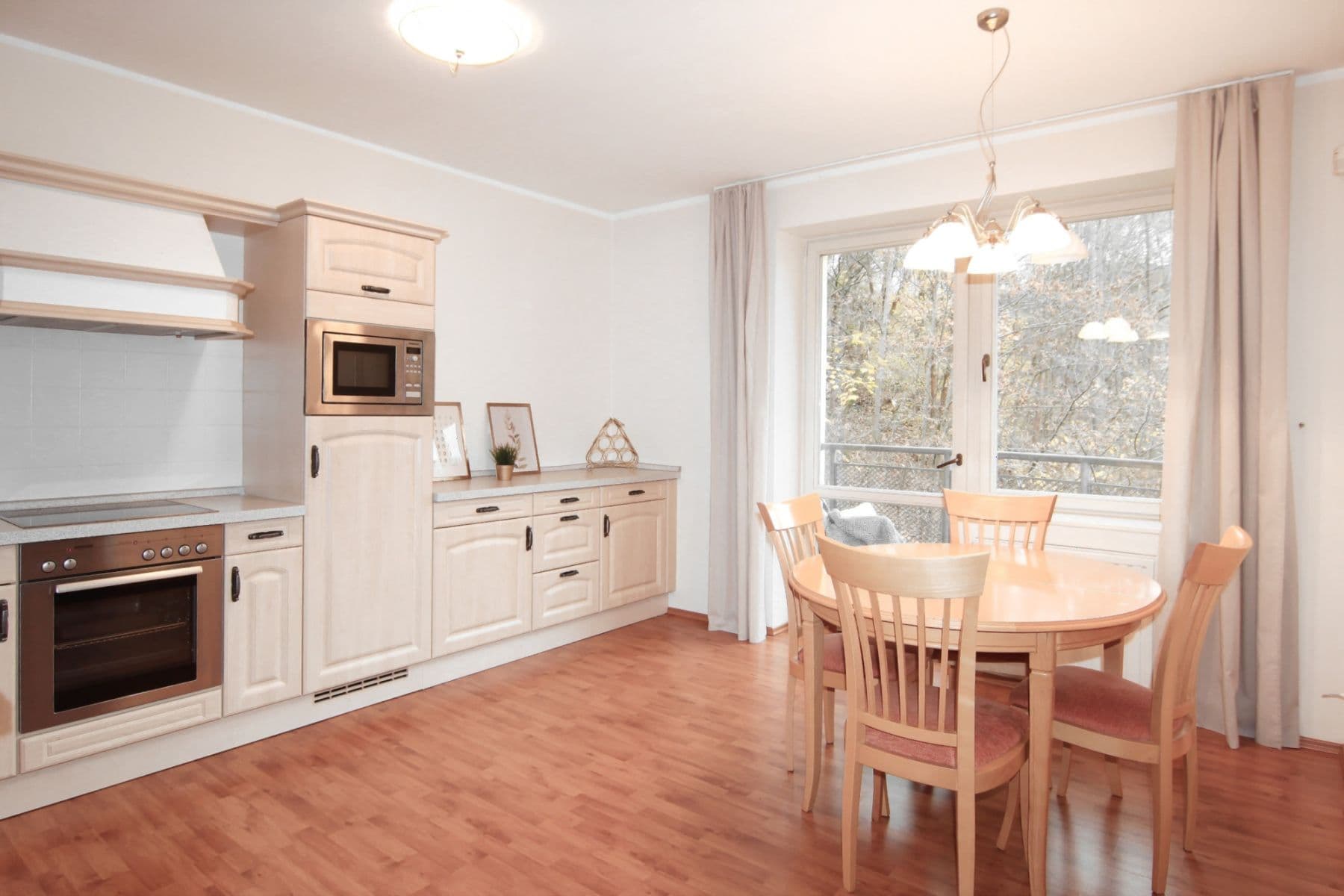 Pronájem bytu  108 m², Mariánskolázeňská, Karlovy Vary, Karlovarský kraj