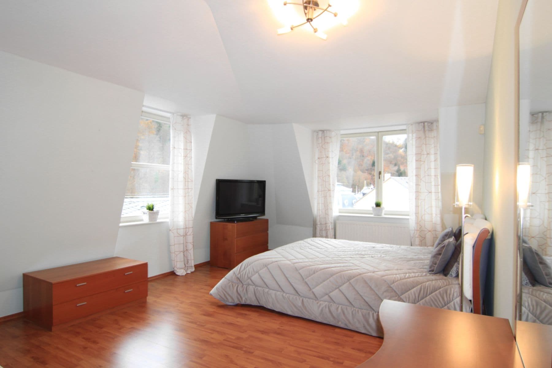 Pronájem bytu  108 m², Mariánskolázeňská, Karlovy Vary, Karlovarský kraj