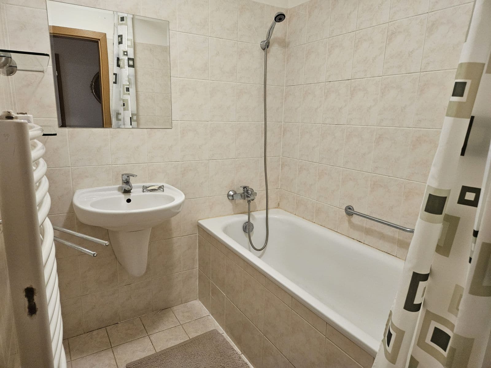 Pronájem bytu  54 m², Na Pokraji, Praha, Praha