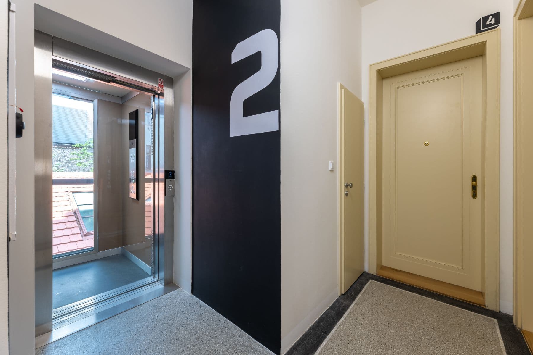 Pronájem bytu  29 m², Chlumova, Praha, Praha