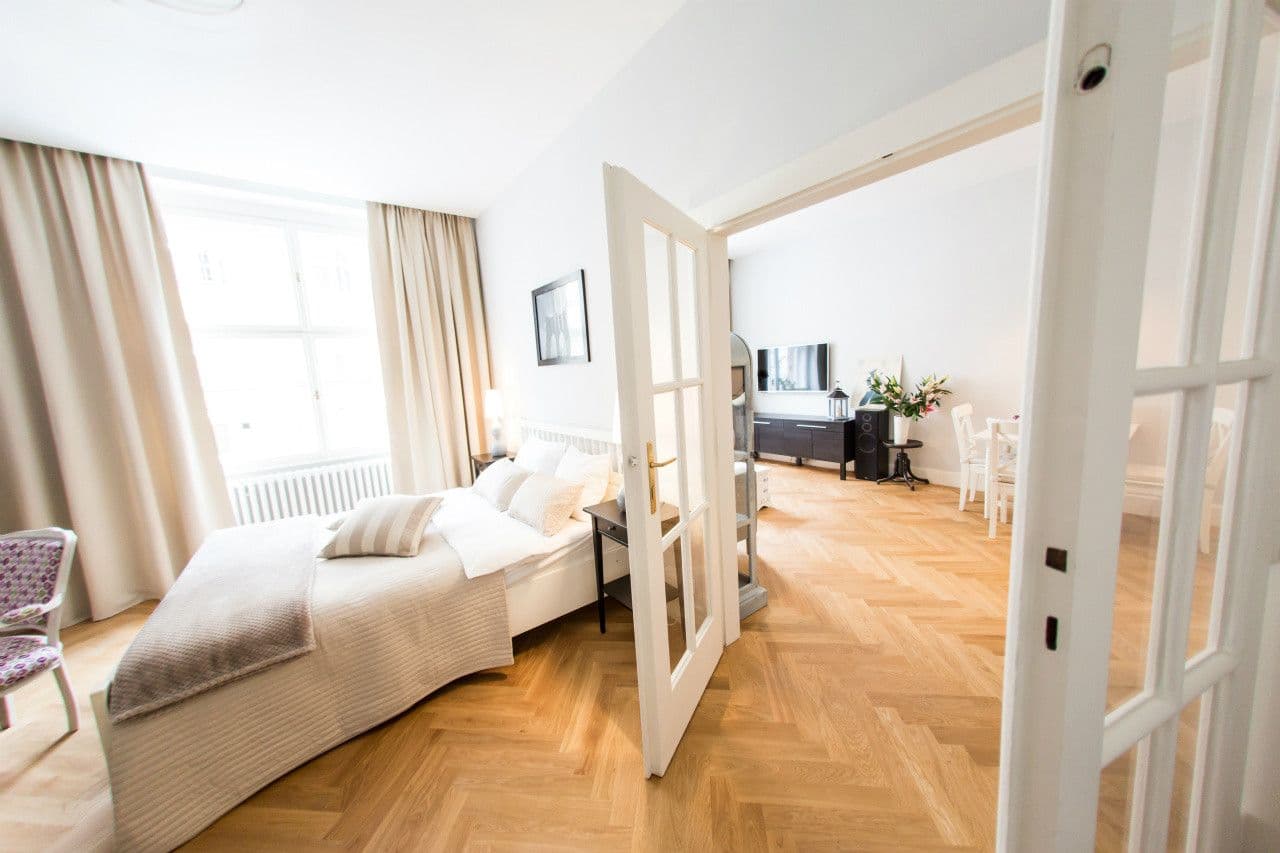 Pronájem bytu  80 m², Na Hutích, Praha, Praha
