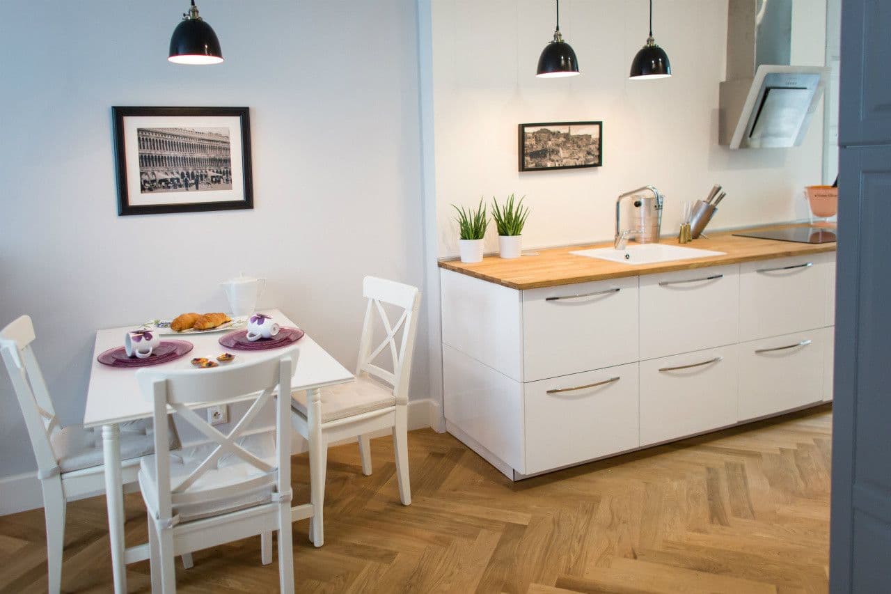 Pronájem bytu  80 m², Na Hutích, Praha, Praha