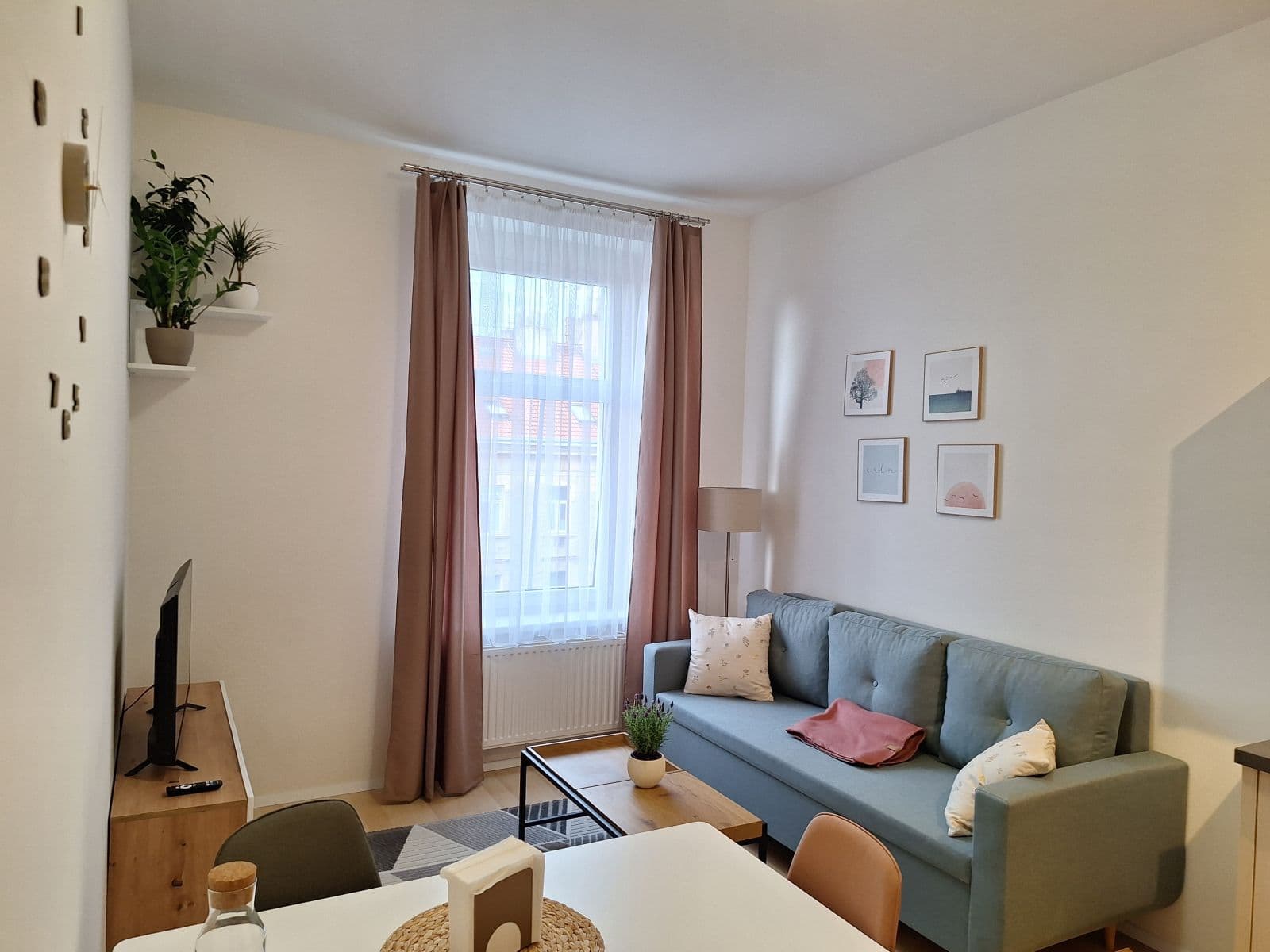 Pronájem bytu  50 m², Spojovací, Praha, Praha