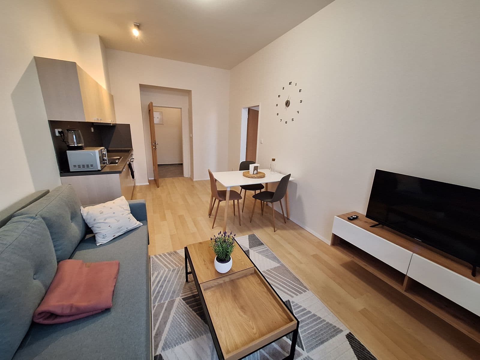 Pronájem bytu  50 m², Spojovací, Praha, Praha