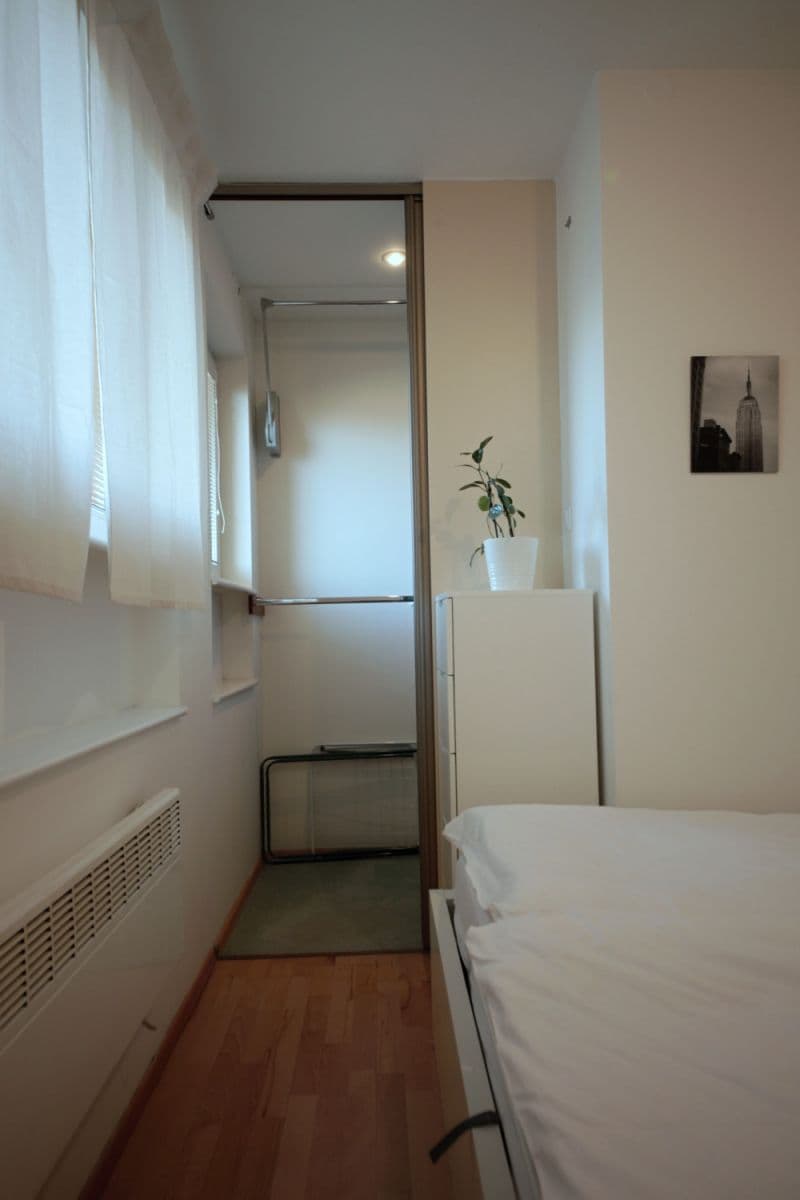 Pronájem bytu  63 m², U školičky, Praha, Praha