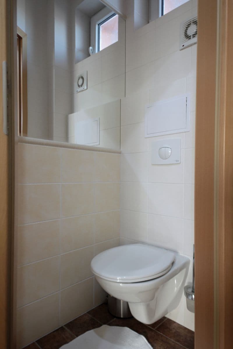 Pronájem bytu  63 m², U školičky, Praha, Praha