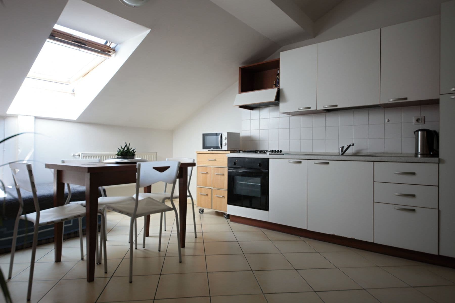 Pronájem bytu  56 m², Na Poříčním právu, Praha, Praha