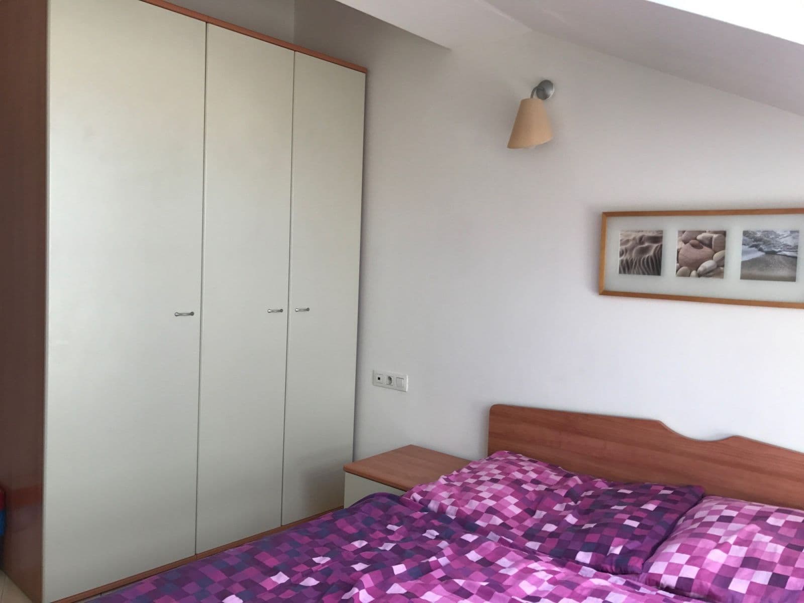 Pronájem bytu  56 m², Na Poříčním právu, Praha, Praha
