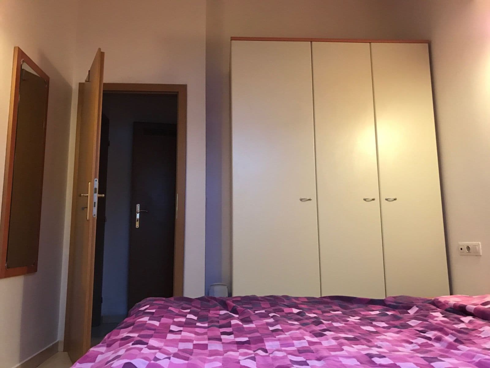 Pronájem bytu  56 m², Na Poříčním právu, Praha, Praha