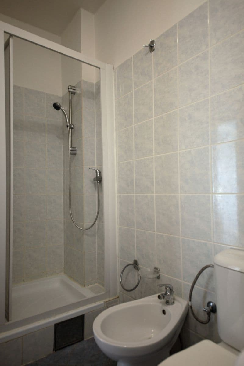 Pronájem bytu  56 m², Na Poříčním právu, Praha, Praha