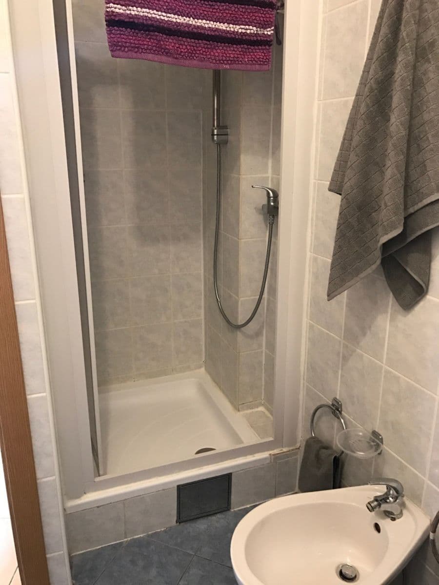 Pronájem bytu  56 m², Na Poříčním právu, Praha, Praha