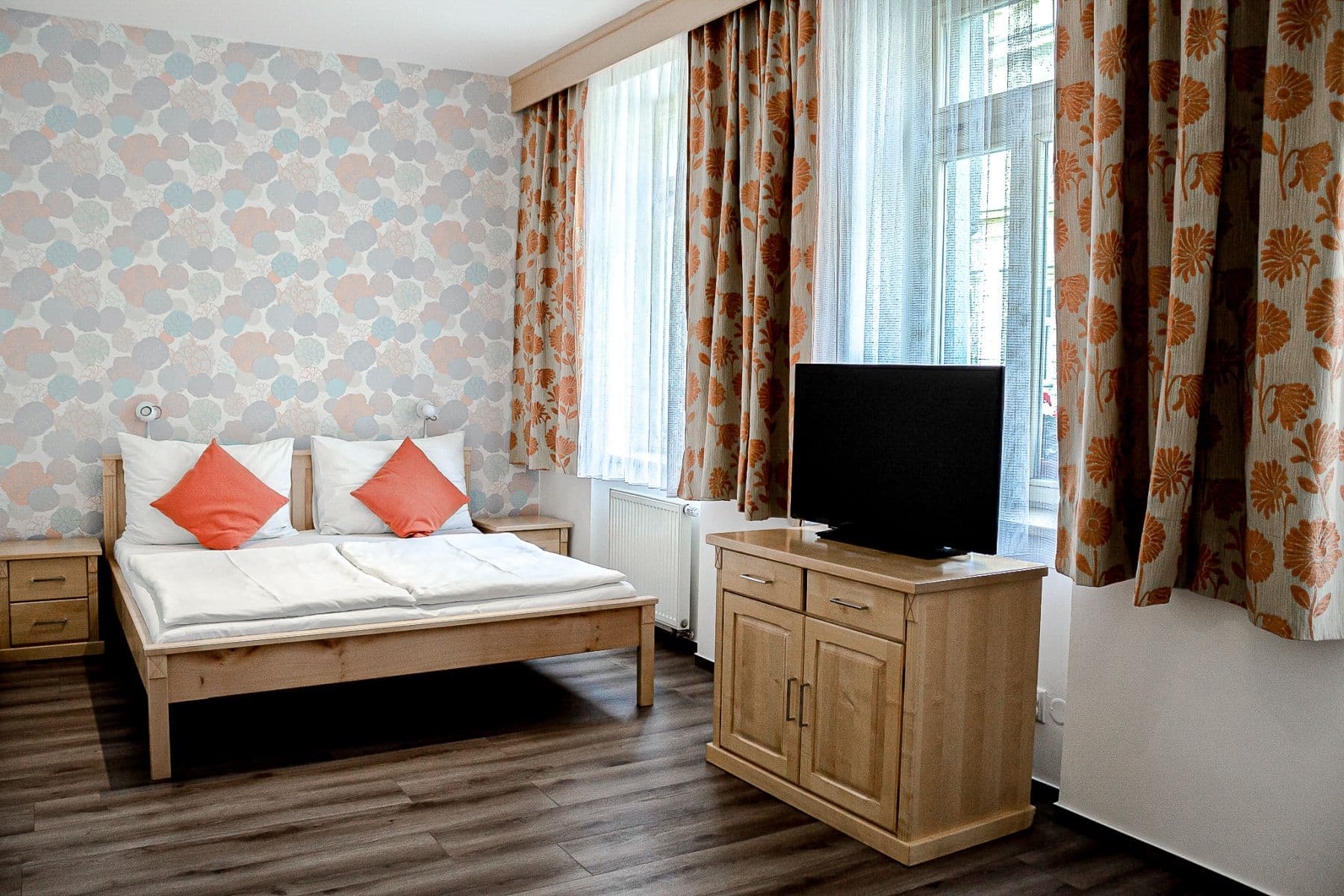 Pronájem bytu  27 m², Jindřicha Plachty, Praha, Praha