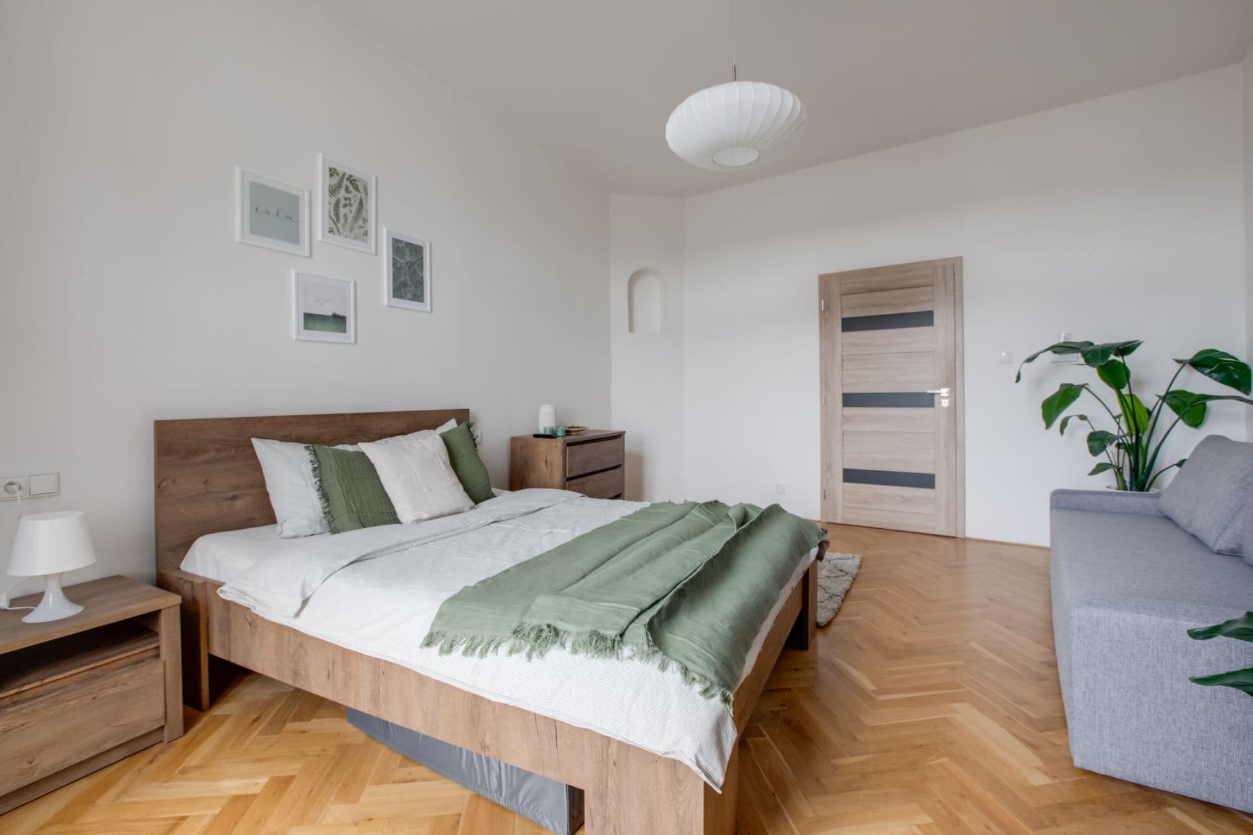 Pronájem bytu  72 m², U Akademie, Praha, Praha
