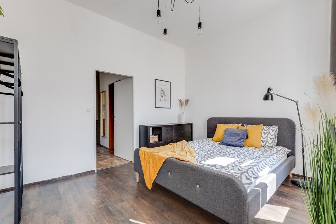 Pronájem bytu  90 m², Lublaňská, Praha, Praha