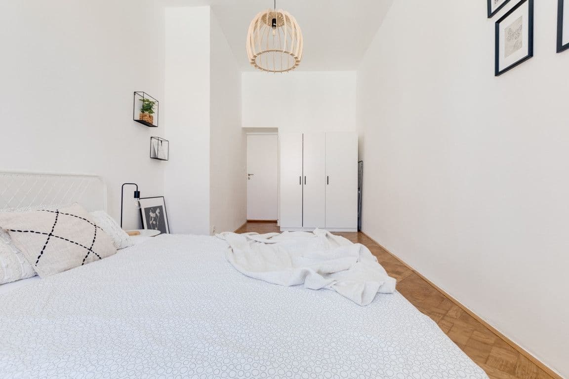 Pronájem bytu  90 m², Lublaňská, Praha, Praha