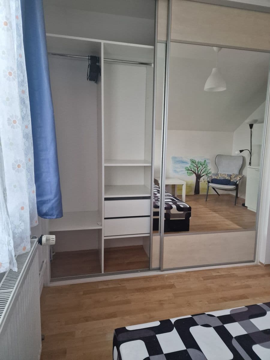 Pronájem bytu  43 m², Stará náves, Praha, Praha