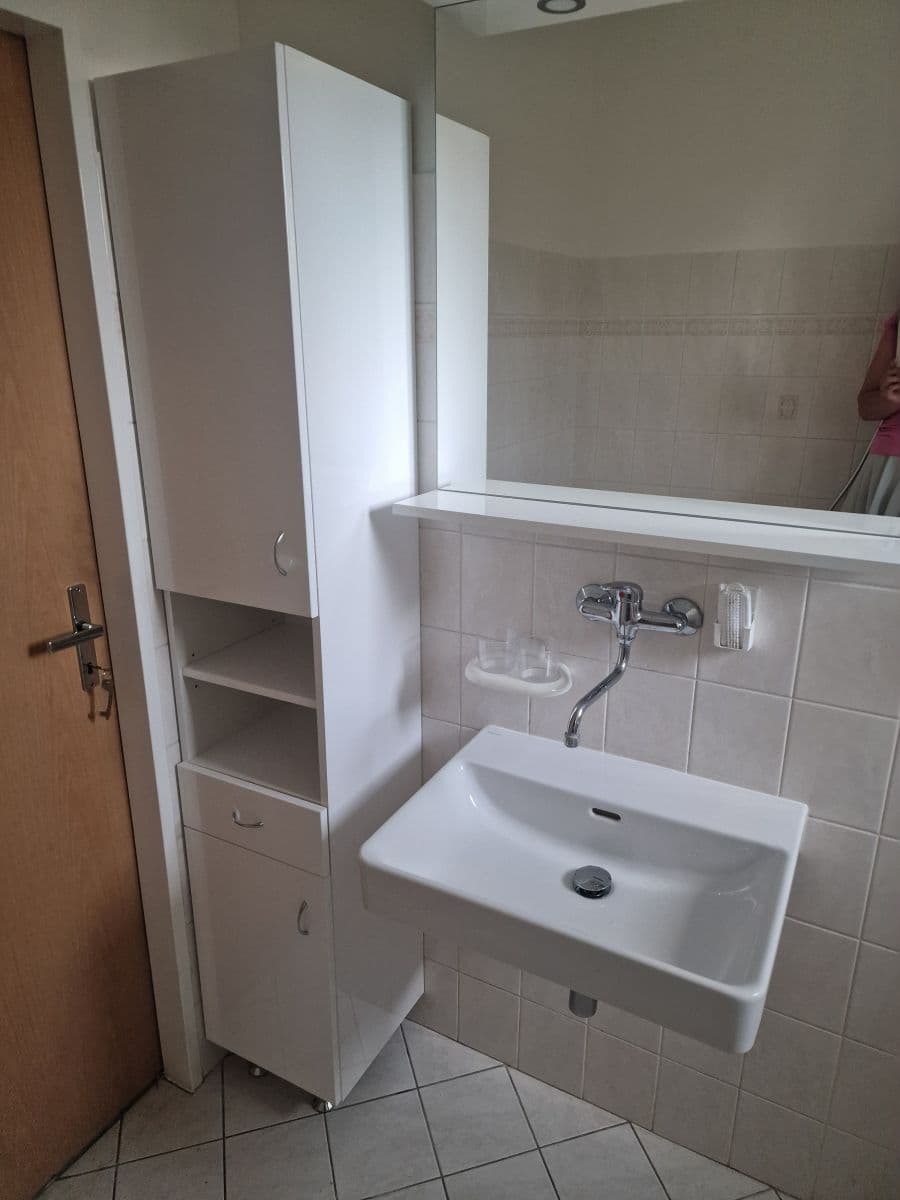 Pronájem bytu  43 m², Stará náves, Praha, Praha