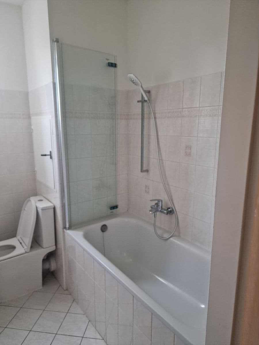 Pronájem bytu  43 m², Stará náves, Praha, Praha