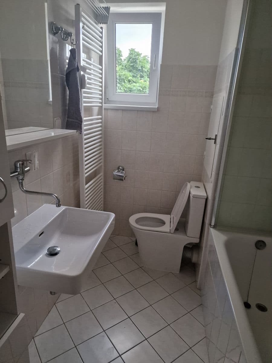 Pronájem bytu  43 m², Stará náves, Praha, Praha